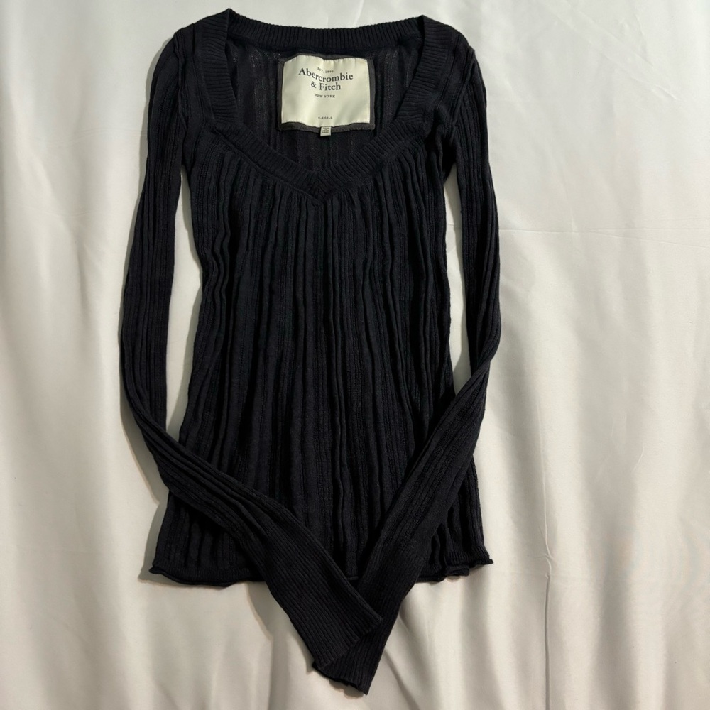 Sold - Y2K Abercrombie & Fitch navy rabbit hair long sleeve